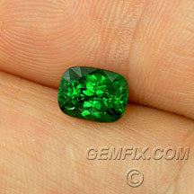 oval green tsavorite garnet